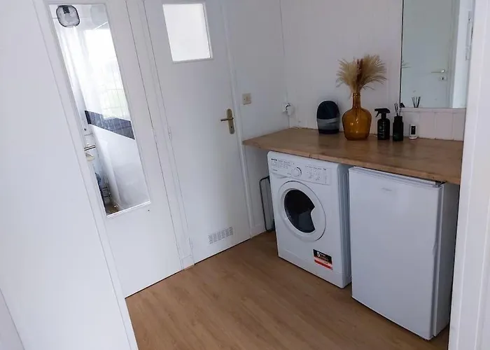 Le Sympathique - Petit Dejeuner, Netflix, Jacuzzi