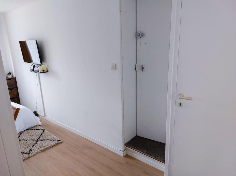 Le - Petit Dejeuner, Netflix, Jacuzzi Apartment *