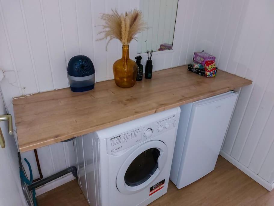 Le - Petit Dejeuner, Netflix, Jacuzzi Apartment